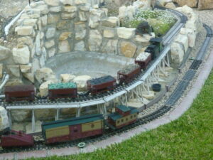 Trains Garden Scale and HO Gauge